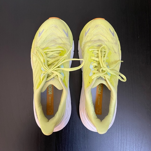 Hoka Shoes - Hoka Arahi 6 Citrus Glow / White Size 7.5